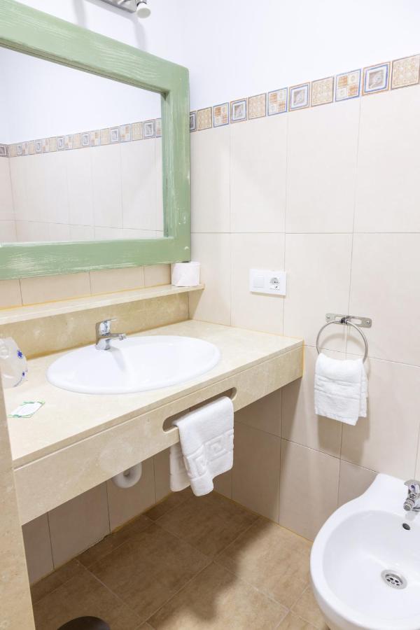 Hotel Marhava Conil De La Frontera Luaran gambar